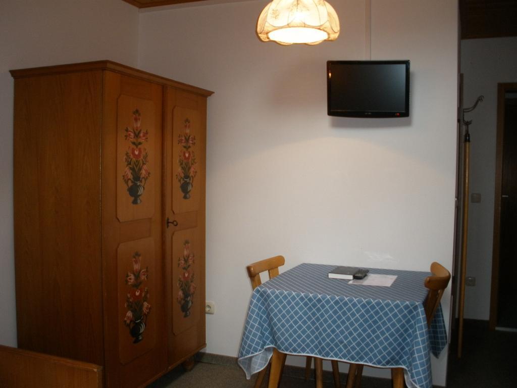 Alpengasthof Zur Loisach Hotel Grossweil Pokój zdjęcie
