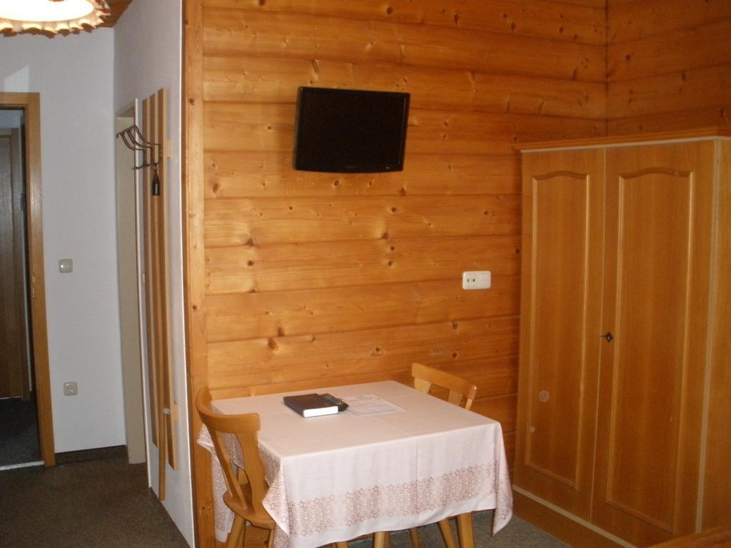 Alpengasthof Zur Loisach Hotel Grossweil Pokój zdjęcie