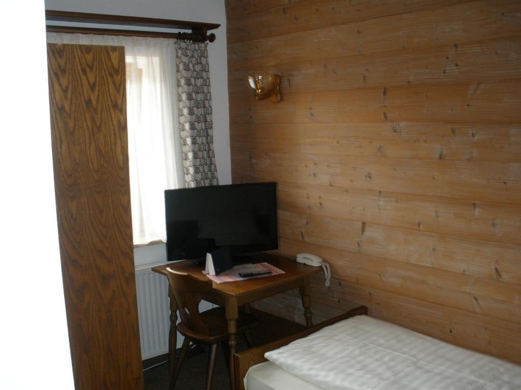 Alpengasthof Zur Loisach Hotel Grossweil Pokój zdjęcie